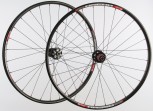 26 Zoll MTB Novatec Light Disc 28 Loch / DT Swiss XR 350 / D-Light 1425 g Laufradsatz